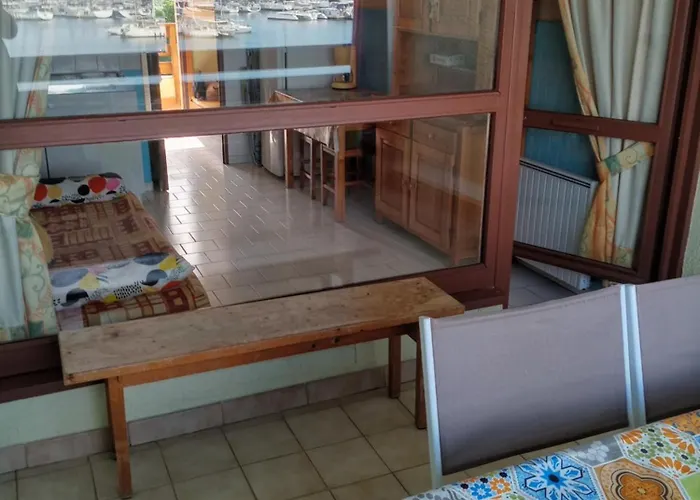 Avec Loggia Cap D * آجد